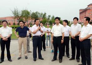 2013年7月12日，時(shí)任淮安市市長(zhǎng)曲福田視察今世緣技改項(xiàng)目。